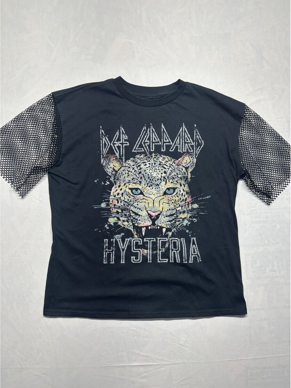 Def Leppard Rhinestone Hysteria Mesh Fishnet Sleeve Graphic Tee Small - EUC
